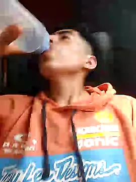 Snapshot of Alexander9827 chatting on 01/10/25, 04:51 Alexander9827 online show from 01/10/25, 04:51