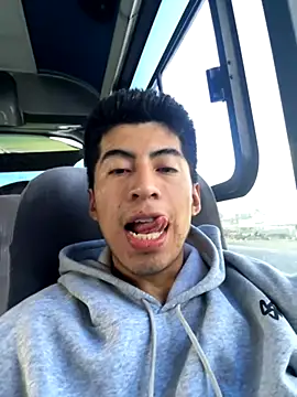 Snapshot of Alexander9827 chatting on 11/26/25, 10:11 Alexander9827 online show from 11/26/25, 10:11