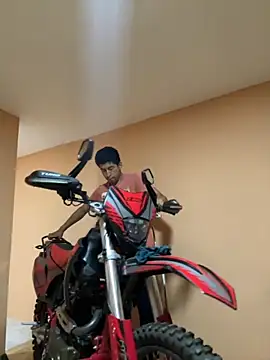 Snapshot of Alexander9827 chatting on 12/01/25, 12:04 Alexander9827 online show from 12/01/25, 12:04