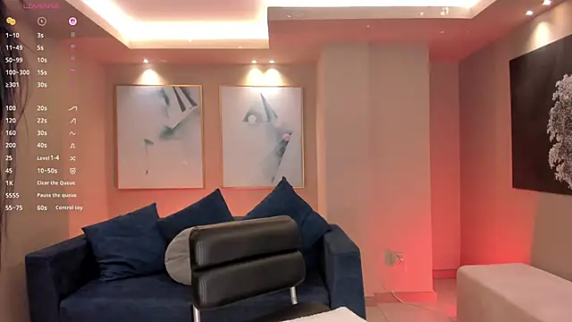 LizzHamilton   online show from 11/30/25, 05:39