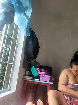 Snapshot of Somospareja1987 chatting on 09/28/25, 04:34 Somospareja1987 online show from 09/28/25, 04:34