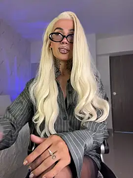 Miss sagitario online show from 05/21/26, 12:01