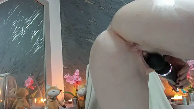 Rayanablackandwhite online show from 10/21/25, 08:20