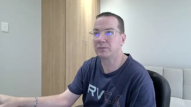 BrettJ81 online show from 10/12/25, 01:21