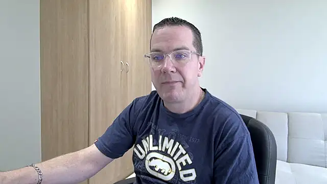 BrettJ81 online show from 10/19/25, 11:22