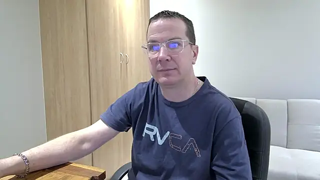 BrettJ81 online show from 10/21/25, 03:57