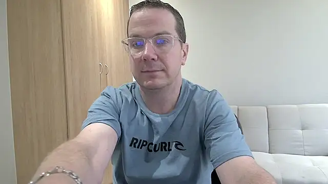 BrettJ81 online show from 11/08/25, 12:49