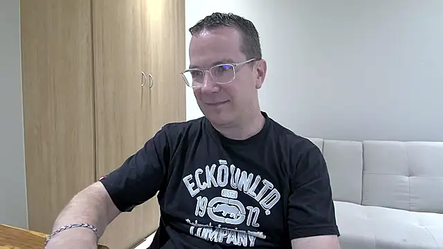 BrettJ81 online show from 11/27/25, 01:02