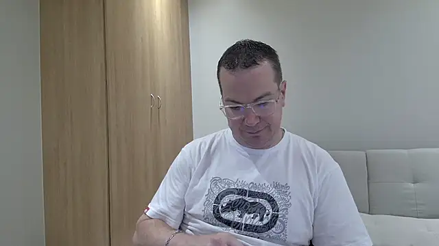 BrettJ81 online show from 12/14/25, 01:49