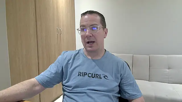 Snapshot of BrettJ81 chatting on 01/09/26, 01:14 BrettJ81 online show from 01/09/26, 01:14