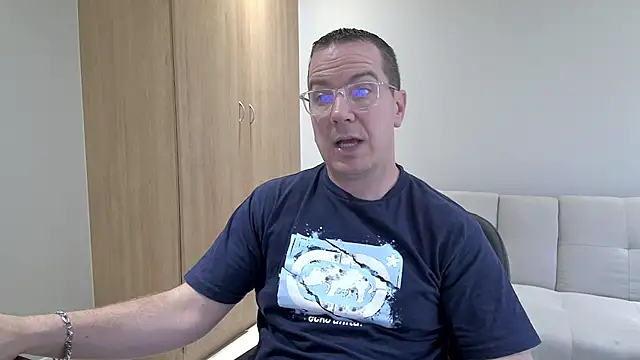 Snapshot of BrettJ81 chatting on 02/01/26, 02:48 BrettJ81 online show from 02/01/26, 02:48