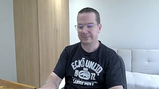 Snapshot of BrettJ81 chatting on 02/02/26, 02:27 BrettJ81 online show from 02/02/26, 02:27