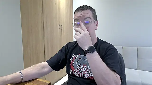 Snapshot of BrettJ81 chatting on 02/09/26, 02:21 BrettJ81 online show from 02/09/26, 02:21