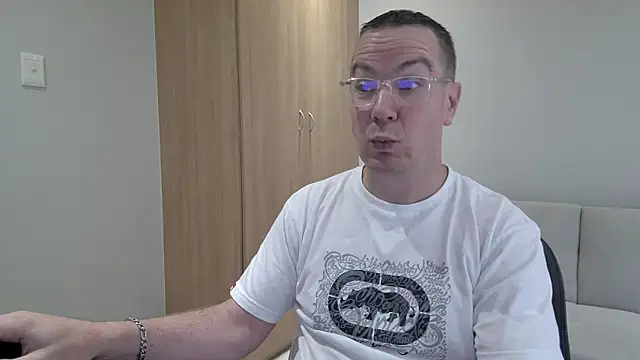 Snapshot of BrettJ81 chatting on 02/18/26, 02:46 BrettJ81 online show from 02/18/26, 02:46