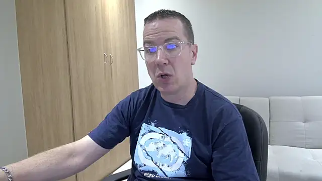 Snapshot of BrettJ81 chatting on 03/01/26, 03:14 BrettJ81 online show from 03/01/26, 03:14