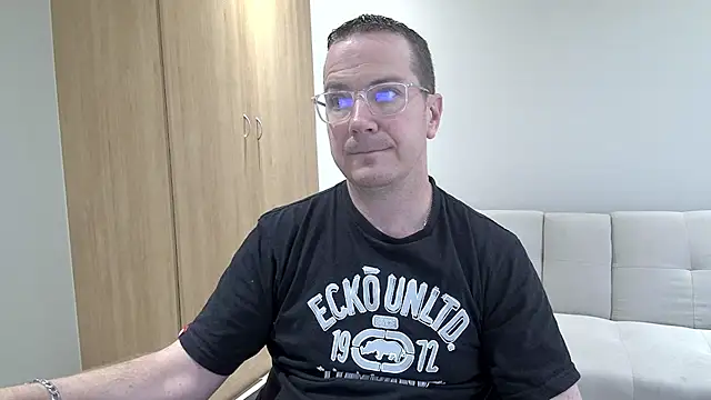 Snapshot of BrettJ81 chatting on 03/07/26, 02:47 BrettJ81 online show from 03/07/26, 02:47