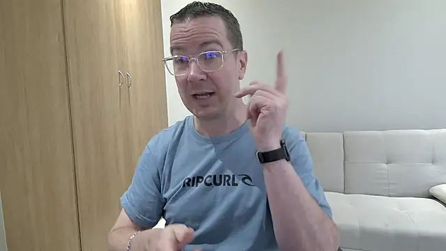 Snapshot of BrettJ81 chatting on 03/16/26, 02:21 BrettJ81 online show from 03/16/26, 02:21
