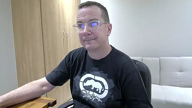 Snapshot of BrettJ81 chatting on 03/17/26, 05:27 BrettJ81 online show from 03/17/26, 05:27