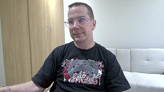 Snapshot of BrettJ81 chatting on 05/27/26, 02:47 BrettJ81 online show from 05/27/26, 02:47