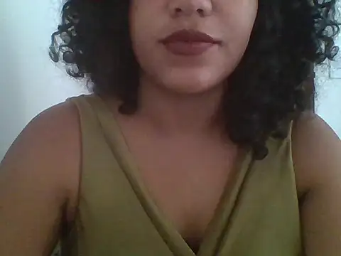 Snapshot of savanahottie chatting on 02/11/26, 12:32 savanahottie online show from 02/11/26, 12:32