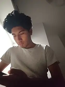 Snapshot of Mangopitudo chatting on 11/23/25, 04:45 Mangopitudo online show from 11/23/25, 04:45