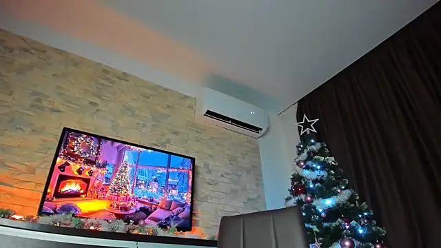Laya Moon online show from 12/29/24, 03:13