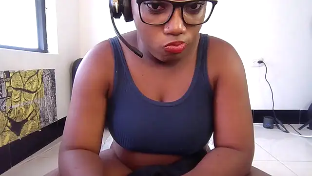 Snapshot of Ashaichious chatting on 11/04/25, 06:29 Ashaichious online show from 11/04/25, 06:29