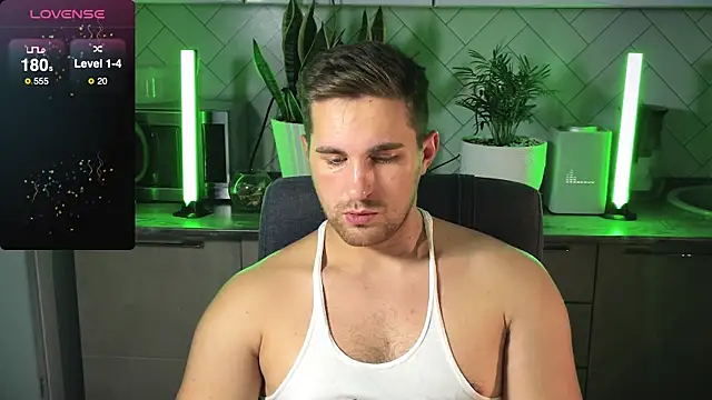 Sweeet  boy online show from 12/22/24, 03:33