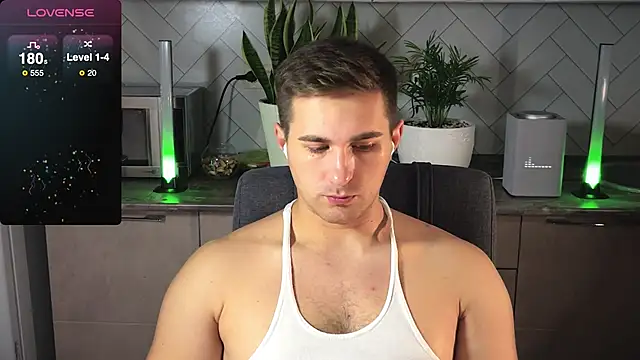 Sweeet  boy online show from 12/23/24, 11:36