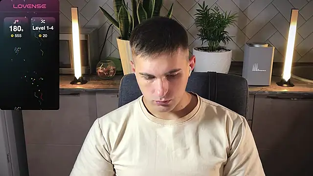 Sweeet  boy online show from 12/30/24, 10:43