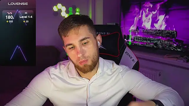 Snapshot of Sweeet__boy chatting on 11/02/25, 03:25 Sweeet boy online show from 11/02/25, 03:25