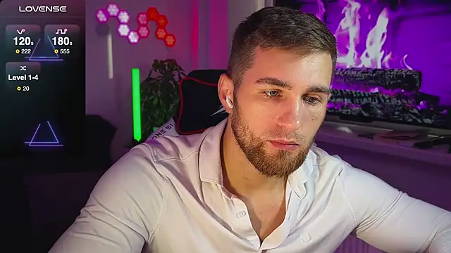 Snapshot of Sweeet__boy chatting on 11/04/25, 11:20 Sweeet boy online show from 11/04/25, 11:20