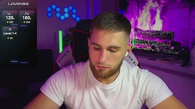 Snapshot of Sweeet__boy chatting on 11/14/25, 11:02 Sweeet boy online show from 11/14/25, 11:02