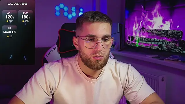 Snapshot of Sweeet__boy chatting on 11/15/25, 08:16 Sweeet boy online show from 11/15/25, 08:16