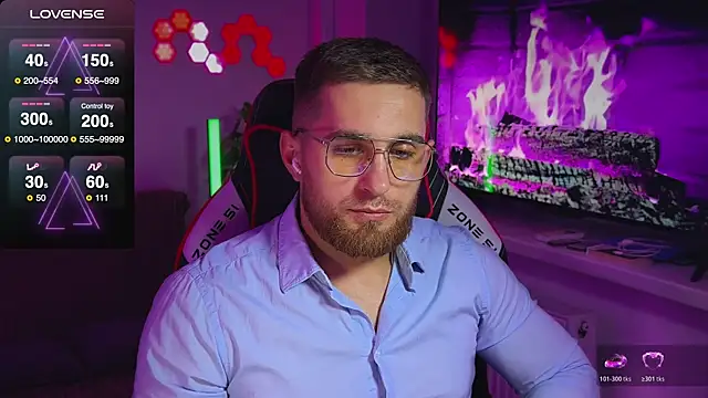 Snapshot of Sweeet__boy chatting on 11/17/25, 09:53 Sweeet boy online show from 11/17/25, 09:53