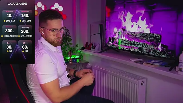 Snapshot of Sweeet__boy chatting on 11/18/25, 04:33 Sweeet boy online show from 11/18/25, 04:33