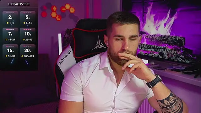 Snapshot of Sweeet__boy chatting on 11/20/25, 12:38 Sweeet boy online show from 11/20/25, 12:38