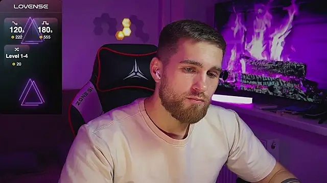 Snapshot of Sweeet__boy chatting on 11/22/25, 09:03 Sweeet boy online show from 11/22/25, 09:03