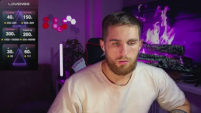 Snapshot of Sweeet__boy chatting on 11/24/25, 07:57 Sweeet boy online show from 11/24/25, 07:57