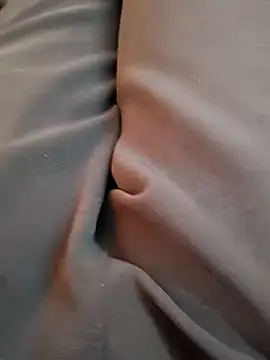 u wan me online show from 10/31/25, 10:49