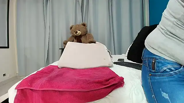 Snapshot of natalia23 chatting on 10/22/25, 09:58 natalia23 online show from 10/22/25, 09:58