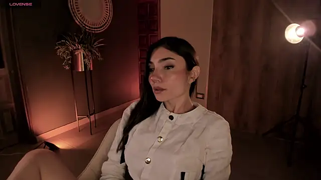 Snapshot of AmyArmstrong chatting on 02/25/25, 11:44 AmyArmstrong online show from 02/25/25, 11:44