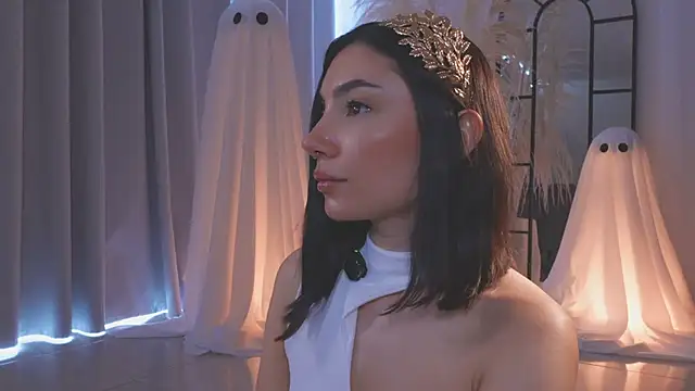 AmyArmstrong online show from 10/29/25, 08:32