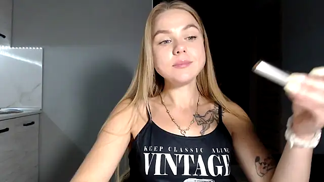 Snapshot of Sunbeam_ chatting on 10/03/25, 09:34 Sunbeam online show from 10/03/25, 09:34