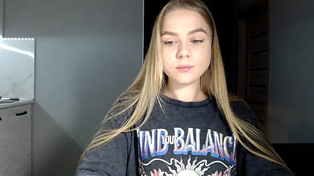 Snapshot of Sunbeam_ chatting on 10/06/25, 08:39 Sunbeam online show from 10/06/25, 08:39