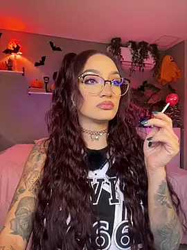 DaniDusan  online show from 10/28/25, 07:05