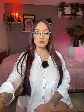 DaniDusan  online show from 11/02/25, 08:00