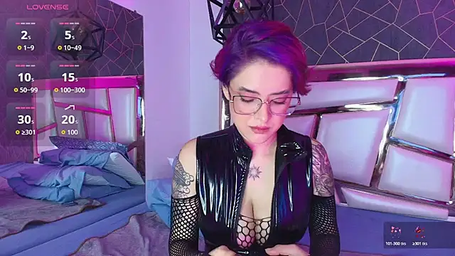 Snapshot of Annie_Swan chatting on 11/05/25, 12:38 Annie Swan online show from 11/05/25, 12:38