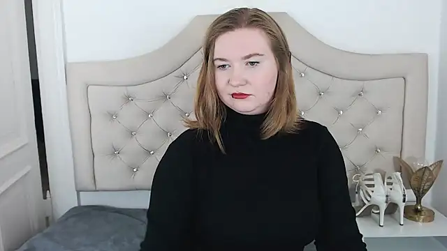 LaraDream online show from 12/20/24, 03:25