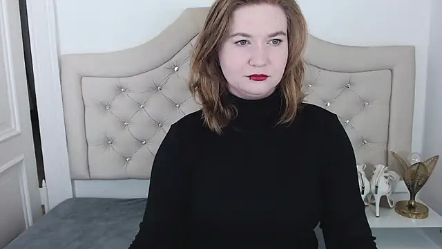 LaraDream online show from 12/23/24, 05:43